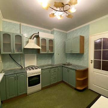 Львівська вул., 14