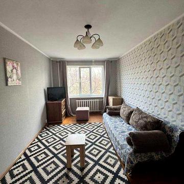 Оренда 2-х кімнатної на Браїлках. Кімнати і санвузол окремі.