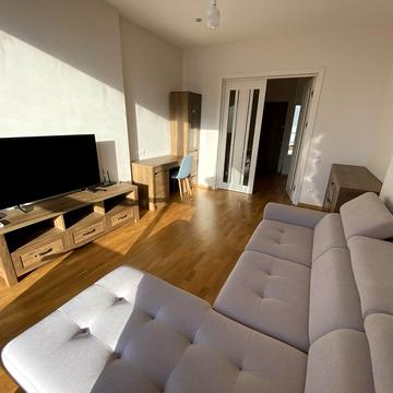 Бульварно-Кудрявська вул. (Воровського), 17-Б