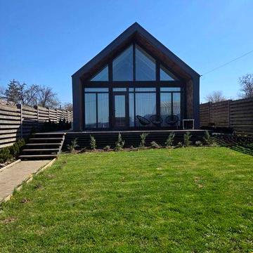 Прилиманское. Современный дом с ремонтом и мебелью-заходи и живи !