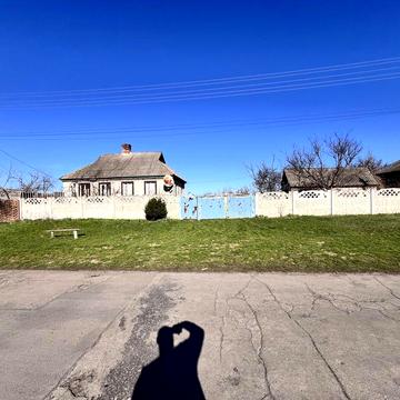 подаётся дом.