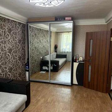 1 кімнатна , панель .Озерна