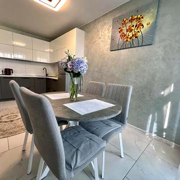 Залізнична вул., 32