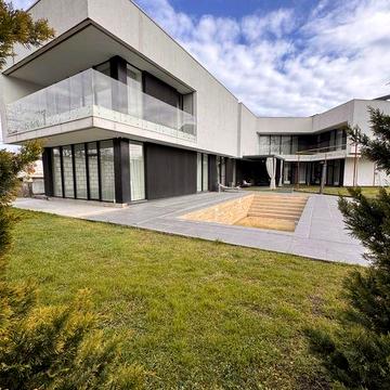 Дом на 10 Фонтана, 10 соток земли