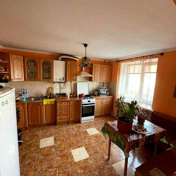 ;) 4- кімнатна квартира з автономним опаленням | 2 балкони