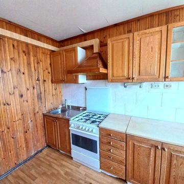 Ціну знижено.  Трикімнатна  квартира Район Сєдова