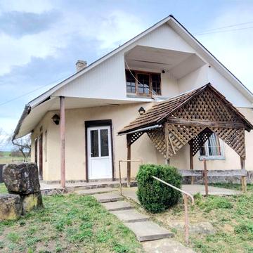 Продам будинок під магазин або апартамент