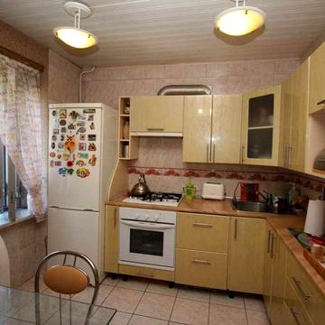 Продаётся 3 комнатная квартира  по улице Победы 131 б