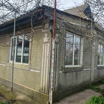 Продам каменный дом в Маяках .