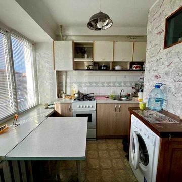 Продається 2-кімнатна квартира на пр.Соборному (Малий ринок)