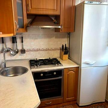 Оренда 1-кімнатної Дарницька площа