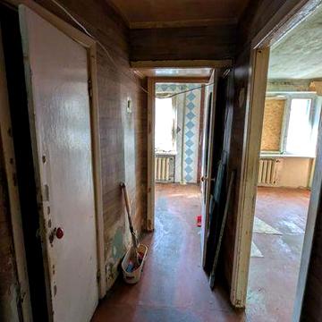 Продам 2-х комнатную квартиру 1 этаж Козака Мамая дом 12 (12 квартал)