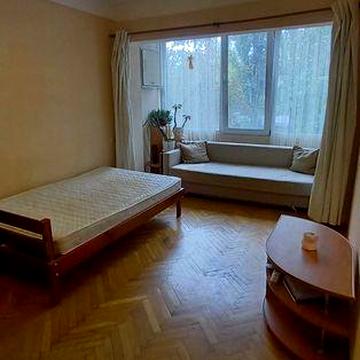 Сдаю 1к-ую кв-ру  на ул. Р. Ратушного, ст.м. Вокз-ая