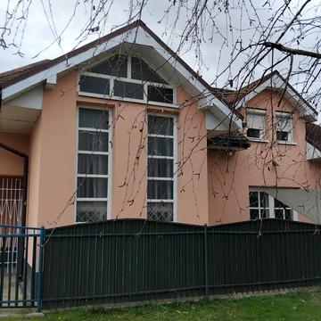 Продаємо будинок під магазин або комерцію