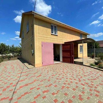 Продам будинок з ділянкою в Фонтанці поруч з ТРЦ Рівєра