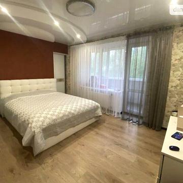 Довгострокова оренда 3к Квартира Свободи вулиця