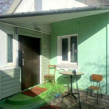 Здається 3 х кімнатний ч/б