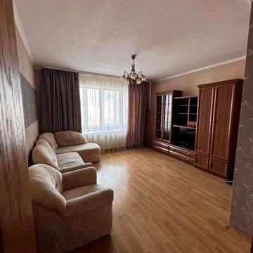 Оренда просторої 3-кімнатної квартири з ремонтом на Поділлі