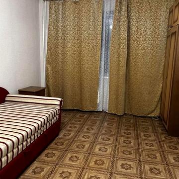 Червоної Калини просп. (Володимира Маяковського), 8