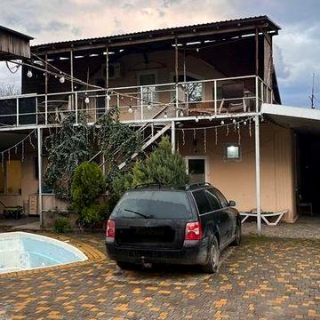 Сдам домик 1 к Архитекторская, животных можно,бассейн есть во дворе!