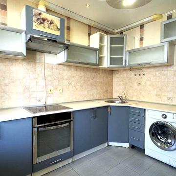 Затишна 1-к квартира з ремонтом вул. Ахматової 35-А