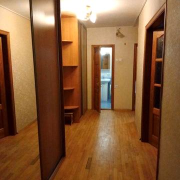 2 кімнатна 54 м.кв. на Садовського. Все є. Куренівський ринок  Кирилівська.