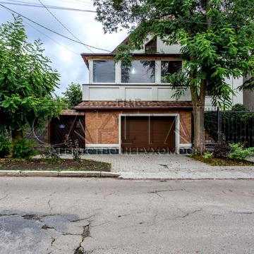 Черняховського вул., 36а