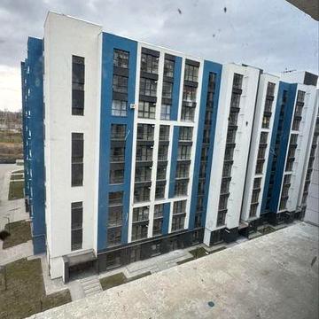 Видова Однокімнатна квартира на БАМІ у затишному районі , кухня студія 16,4 м2 з відкритим балконом  з підземним паркінгом  біля парку Шевченка