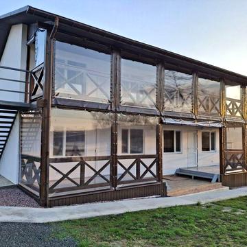 Здається Будинок біля Дністра.