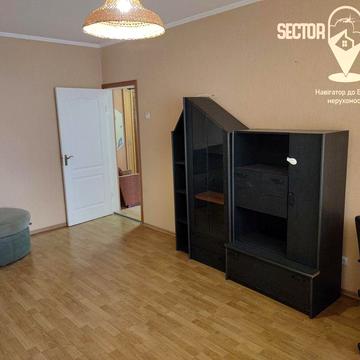 Однокімнатна на Момота 50 кв.м. Сертифікат можливо.