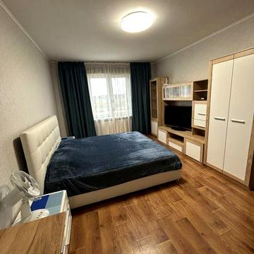 Здам довгостроково 1-кімн. квартиру на пер. Ясиноватському ,11 Деміївська