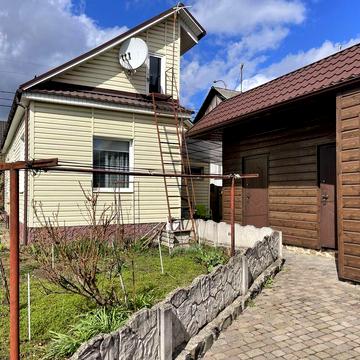 Здається окремий Будинок з двором + гараж