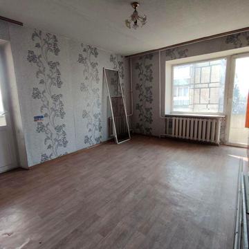 1 кімнатна з балконом і ло джою на Даманському, Божка, Доватора