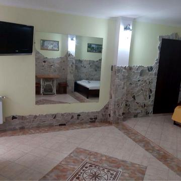 Студія довгостроково Вознесенський провулок до 10 червня