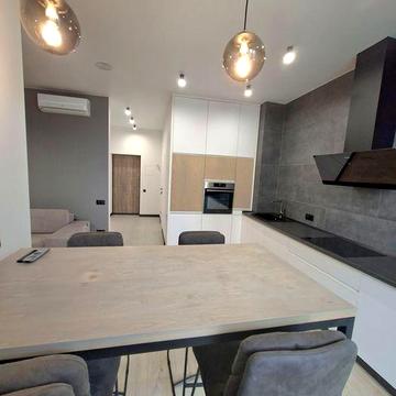 Оренда 1К . Бізнес клас. Паркінг. Центр . Золоті Ворота .