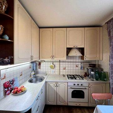 Продам 2к. квартиру по вул. Дарницька, буд. 9