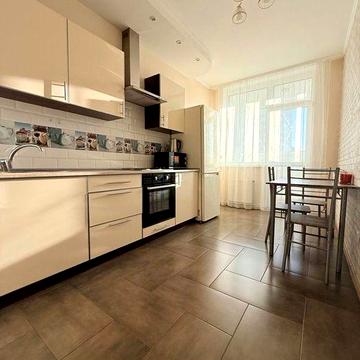 ОРЕНДА просторої світлої 1к квартири в гарній розвиненій локації Генератор Драгоманова 2Б