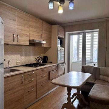 Аренда просторной чистой семейной квартиры на втором этаже на улице Средняя