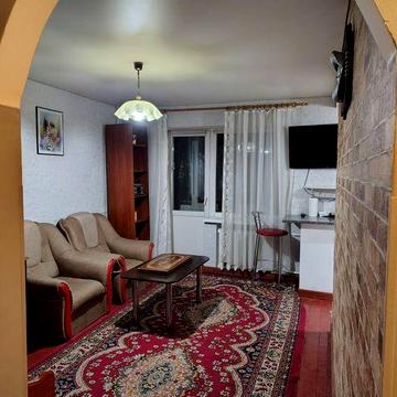 Здається 1 кім. Біля Центрального базару