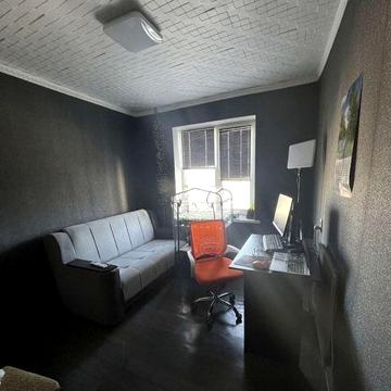 Обміняю 3-кімнатну квартиру на приватний будинок в межах міста