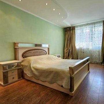 Продам простору 2-кімнатну квартиру на Черемушках, вул. Старицького