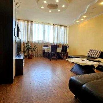 Продам простору 2-кімнатну квартиру на Черемушках, вул. Старицького