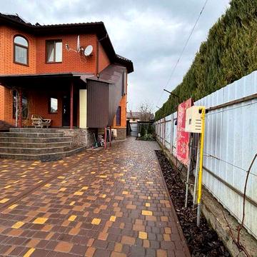 Продам просторий надійний будинок з газом та підвалом на 5 сотках, Сади.