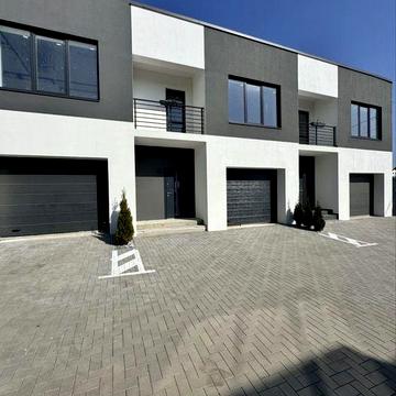 Продаж котеджу з гаражем !