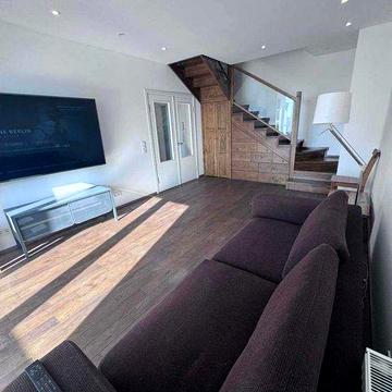 Дворівнева квартира Київський м-н з 01.05.