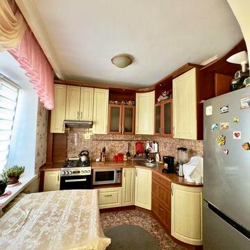 Продам 2 кімнстну в Чернігові, спальний район.