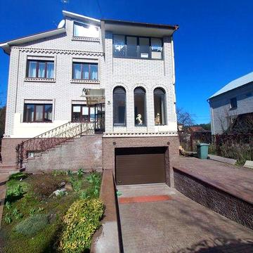 Продається будинок на Зеленій поляні