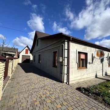 Будинок у Нововолинську