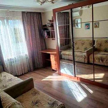 Однокімнатна квартира біля метро Видубичі, 10 хвилин