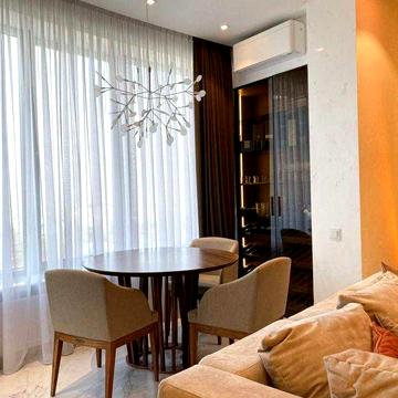 Оренда стильної трикімнатної  квартири в ЖК SkyLine